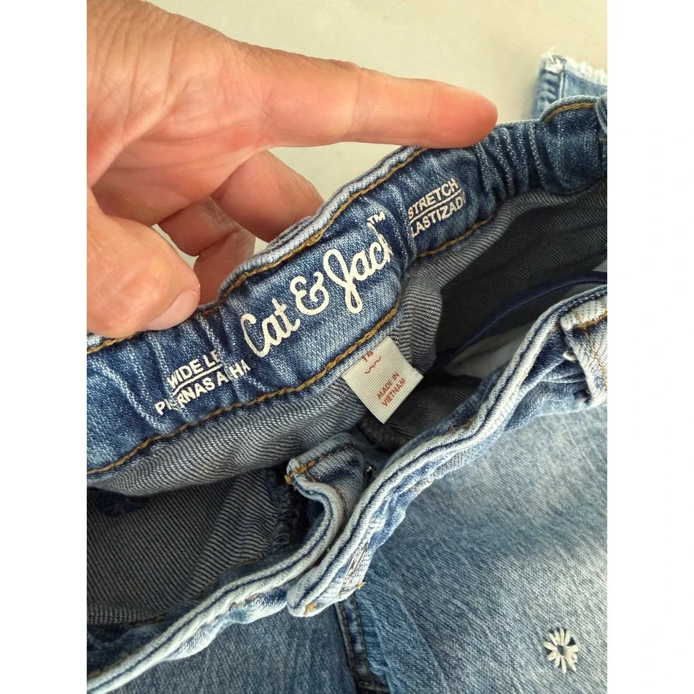 Cat & Jack Girls Wide Leg Daisy Embroidered Jeans Blue Medium Wash Size 14